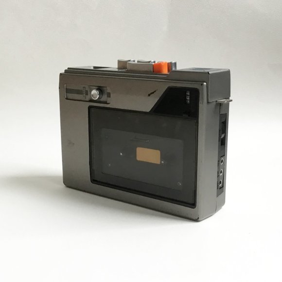 Vintage Soundesign 7636 Portable Cassette Recorder Player Japan - Picture 2 of 9